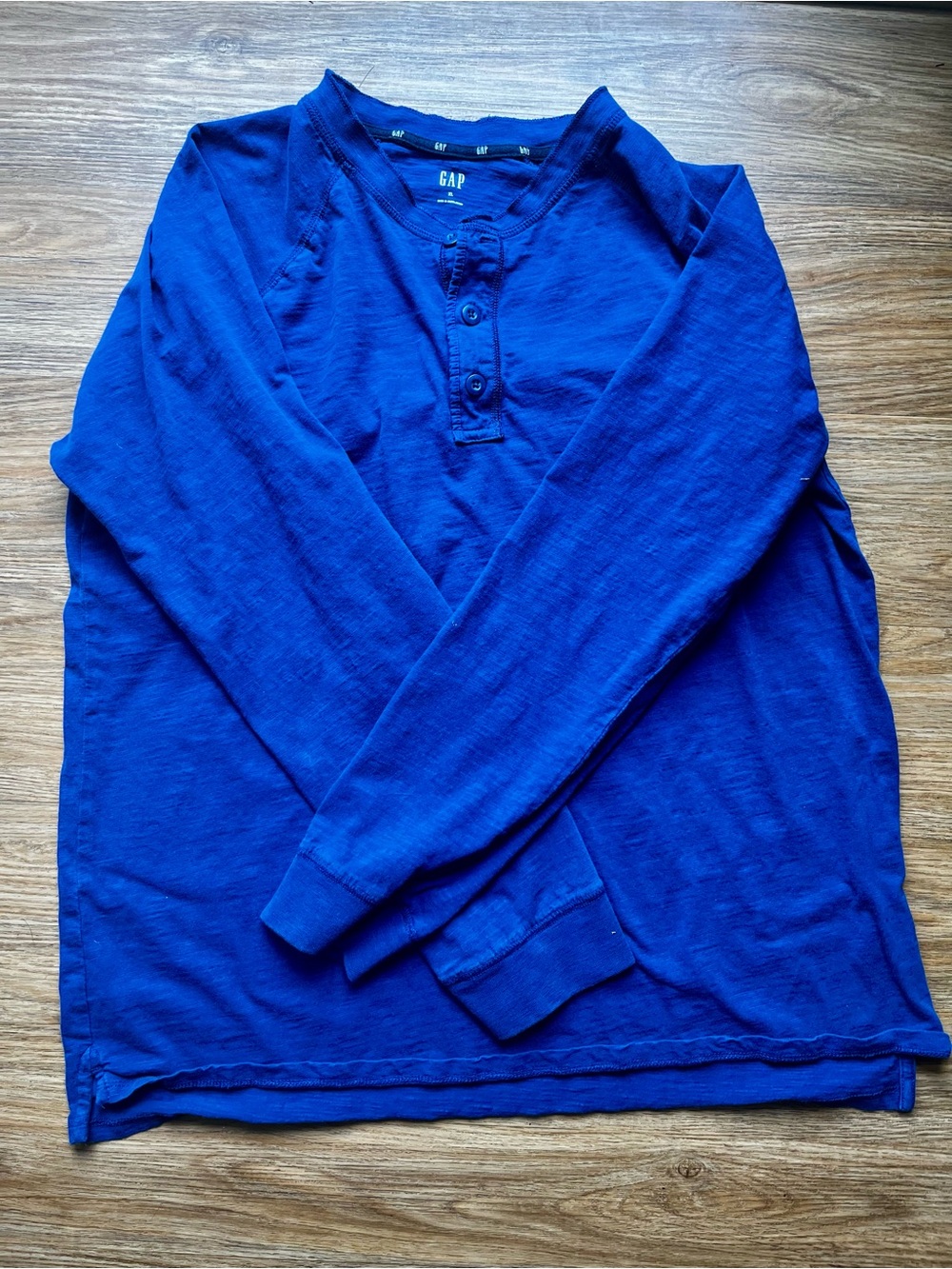 GAP Men's XL Long-Sleeve Henley in Blue